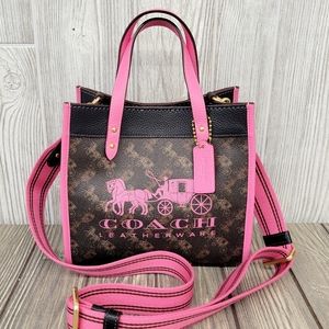 Coach Field Tote 22 With Horse And Carriage Print And Carriage Badge